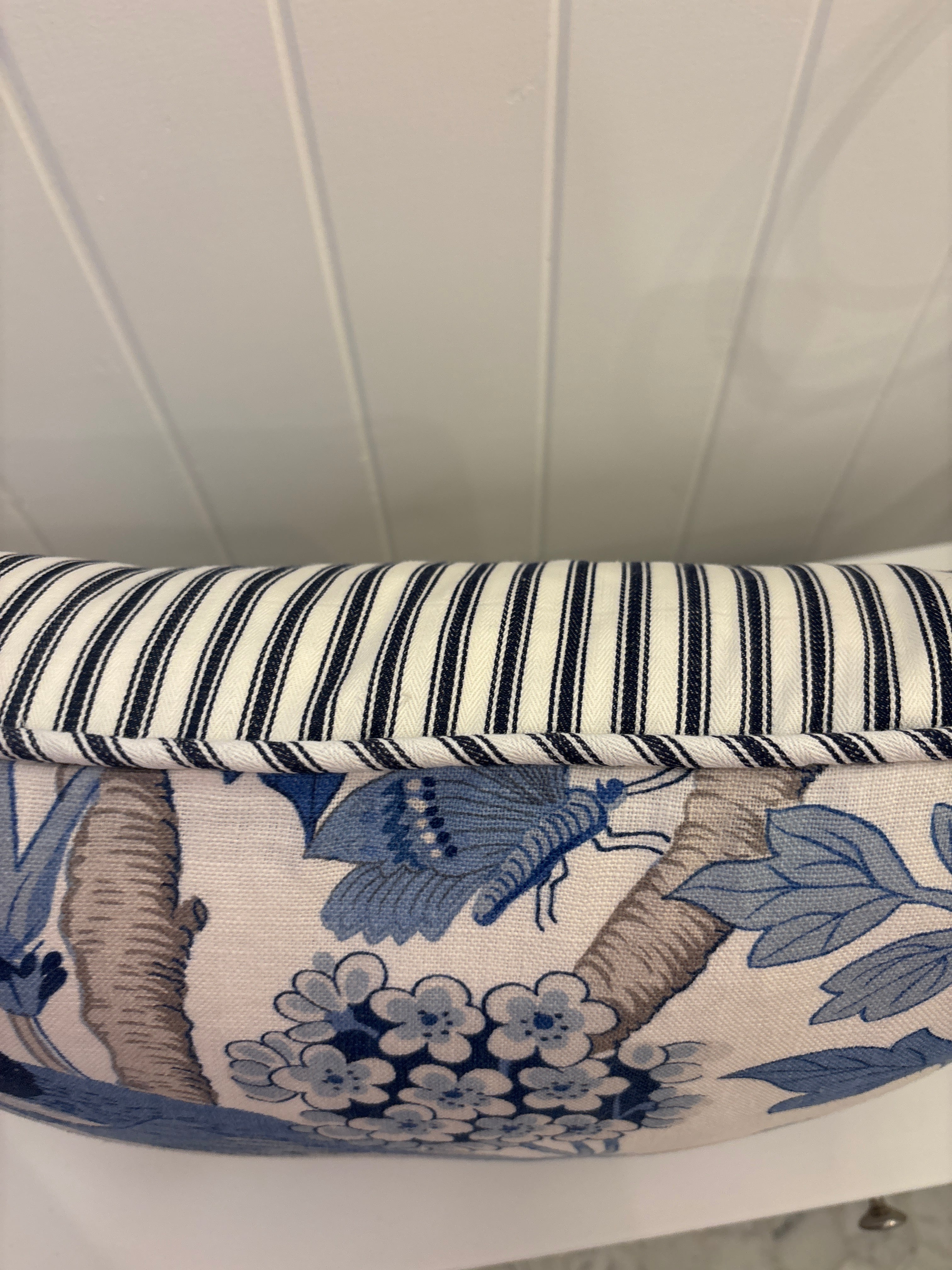 Hydrangea Bird cushion