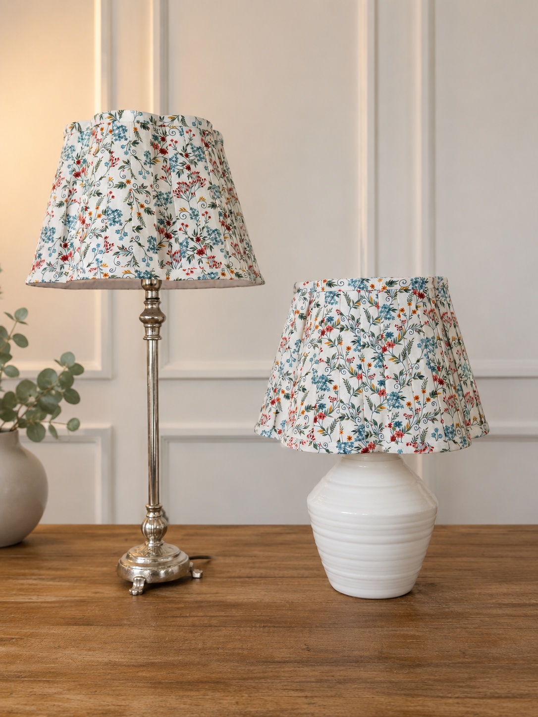 Floral pleated scalloped shade