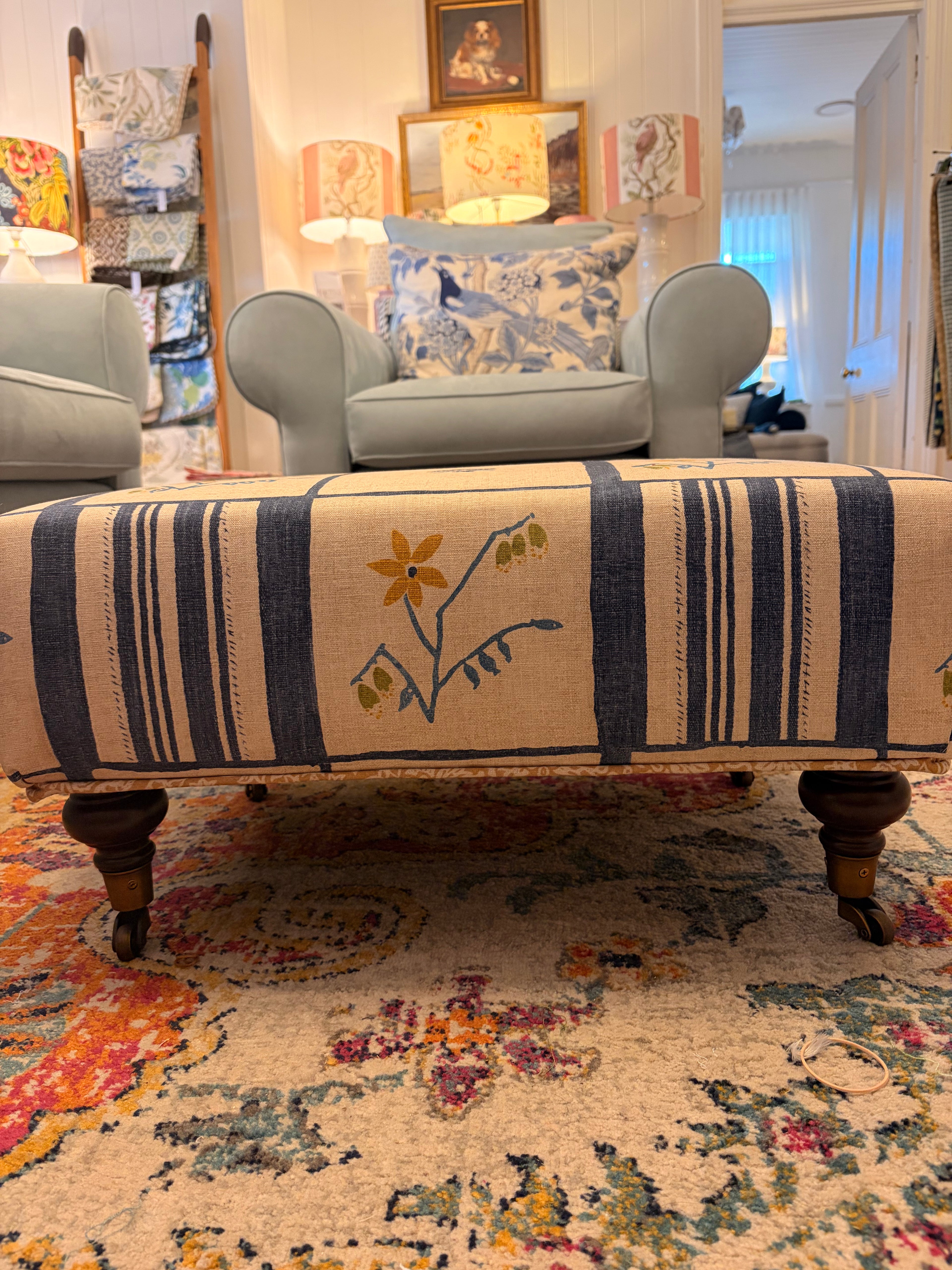Forget-me-not Ottoman