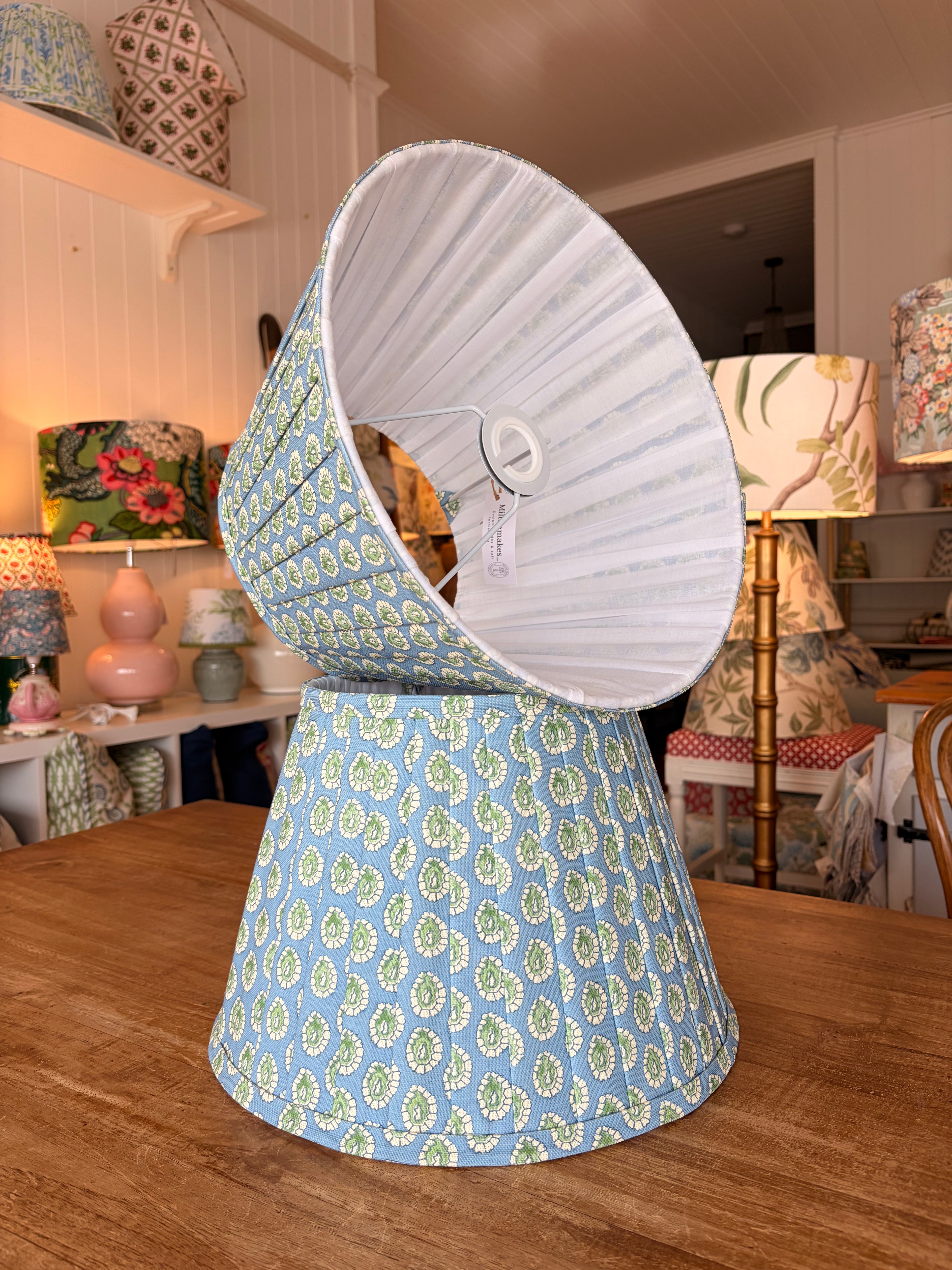 Pleated shade Dotty
