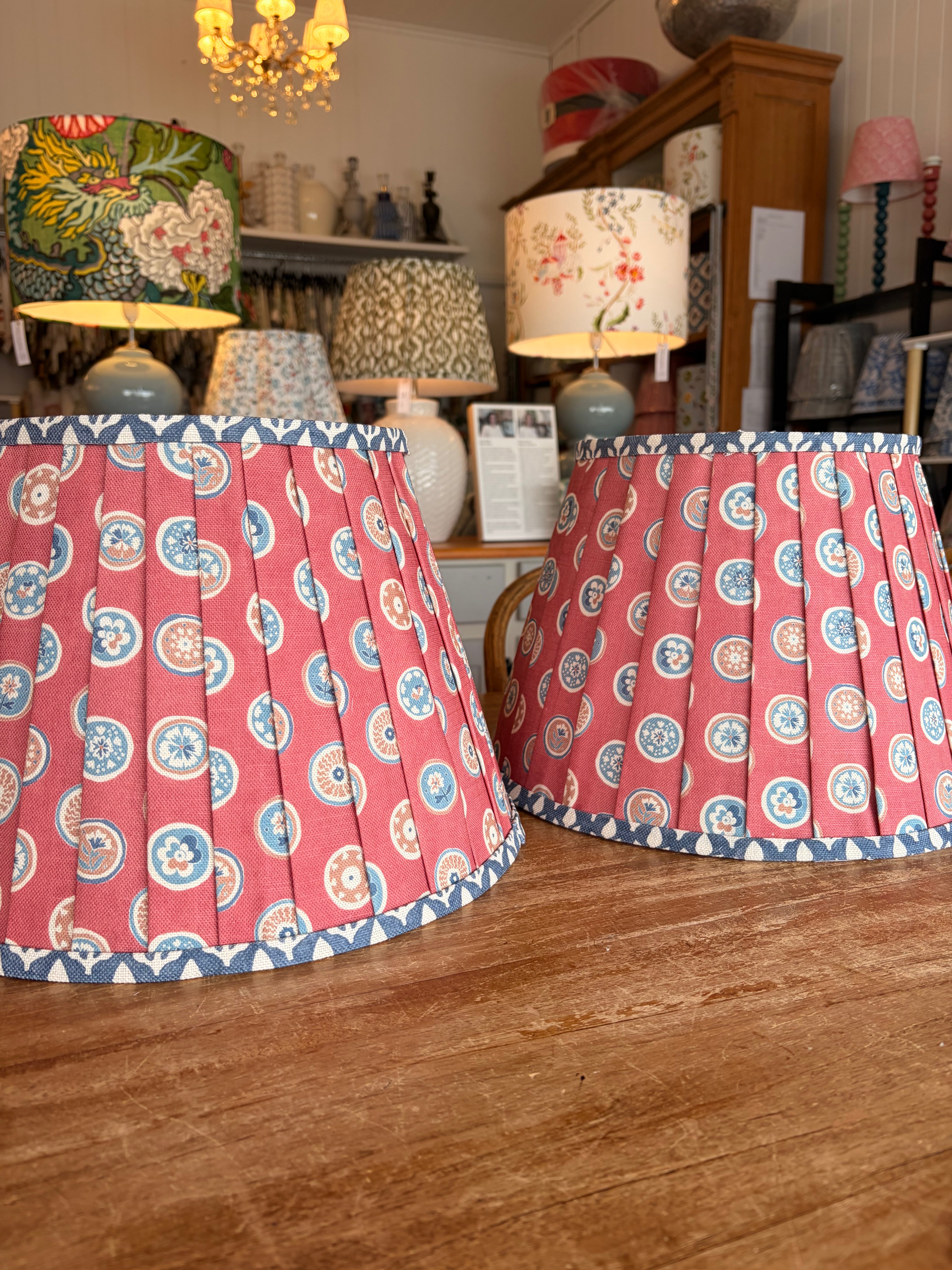 Pleated shade Buttons
