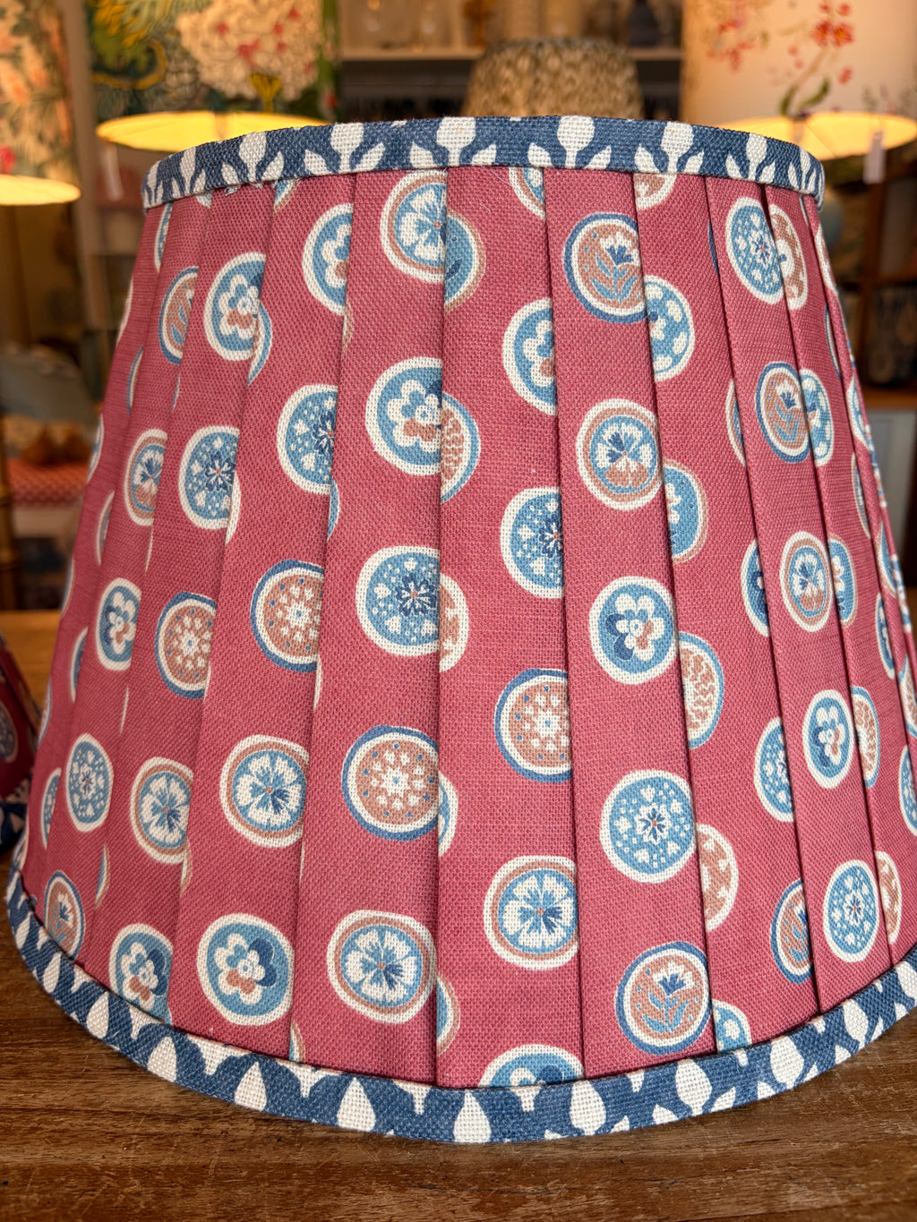 Pleated shade Buttons