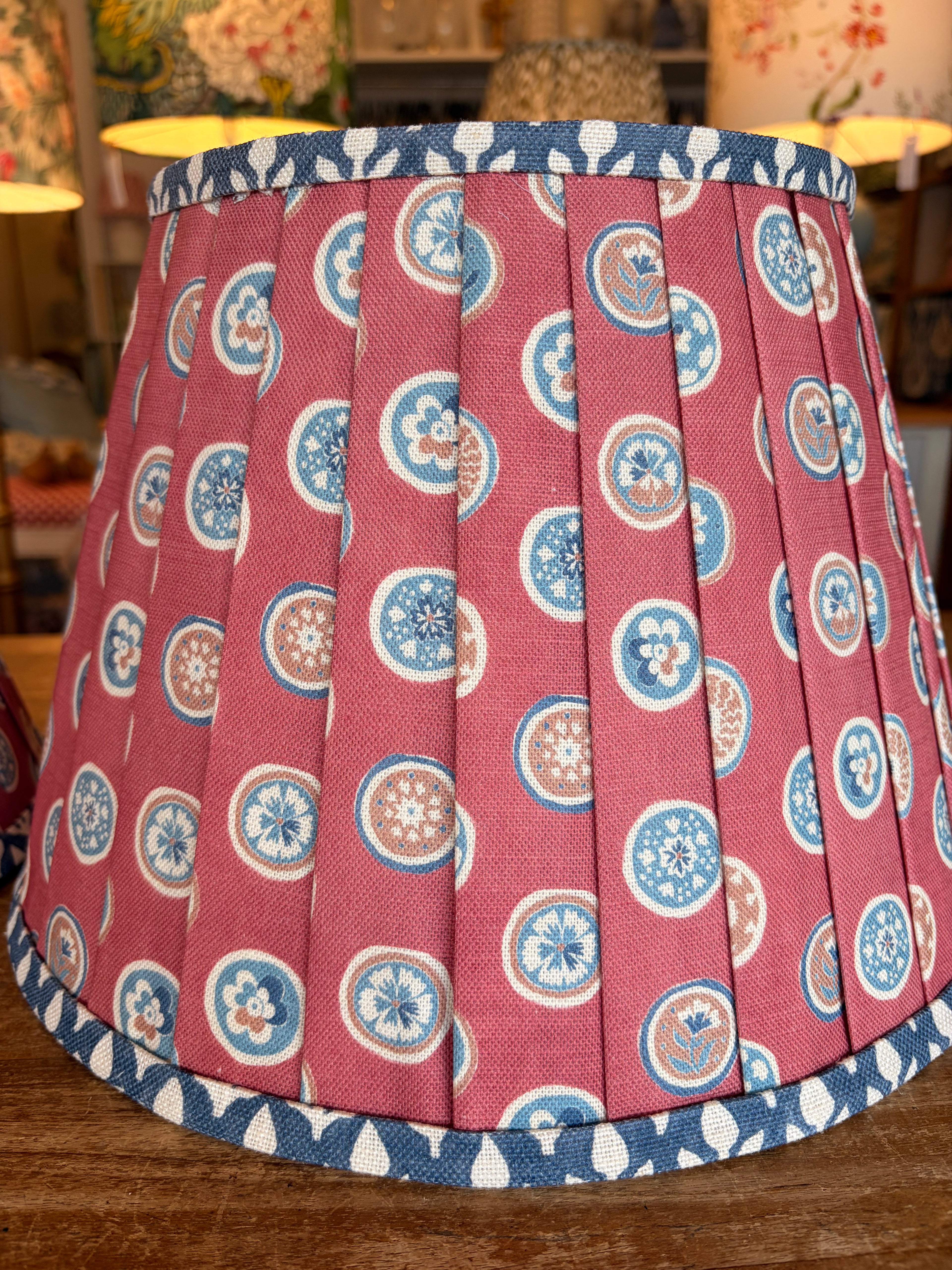 Pleated shade Buttons