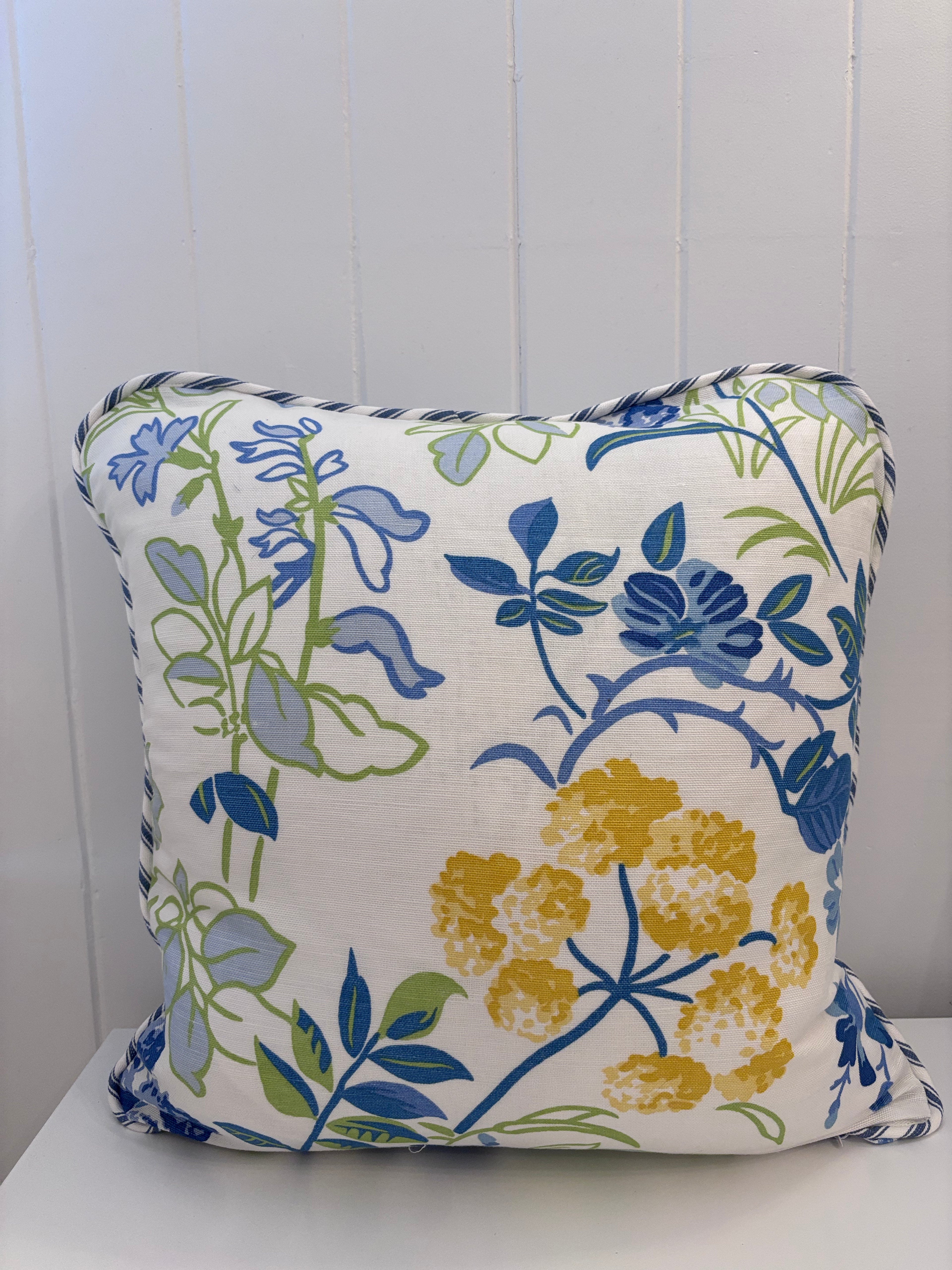 Spring garden cushion cover