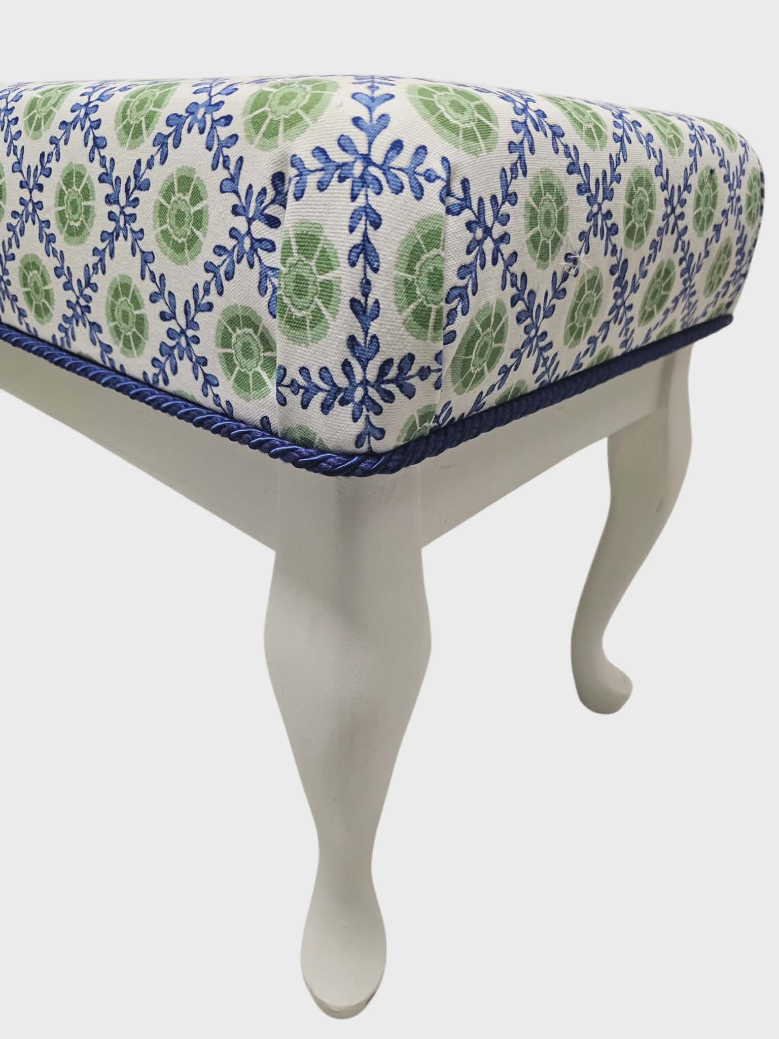 Patola bench