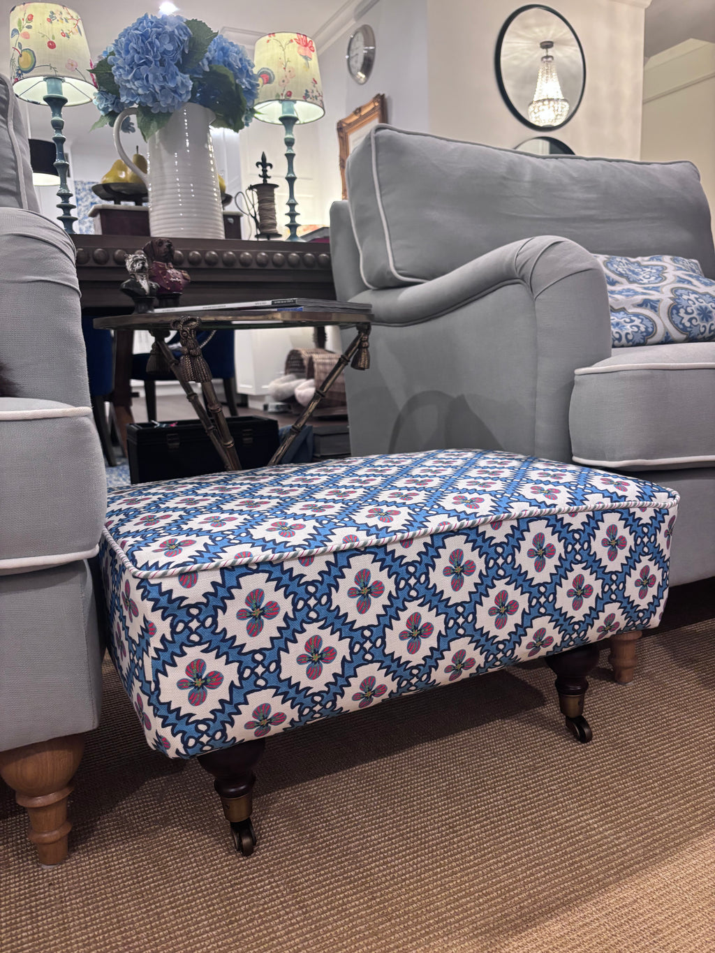 Anna Spiro ottoman